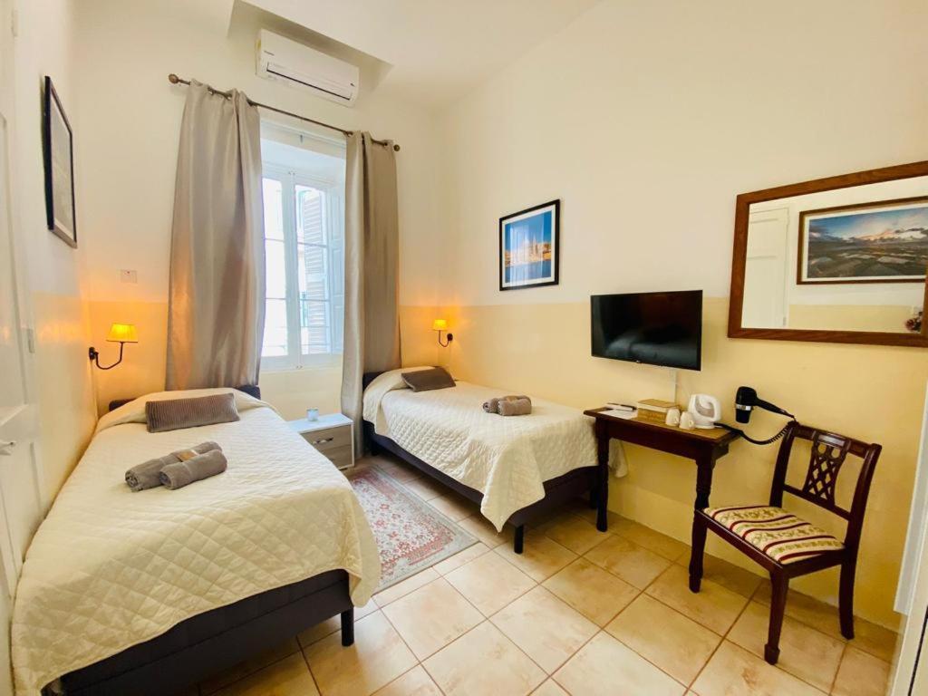 The Maltese Sun Hotel Sliema Exterior photo
